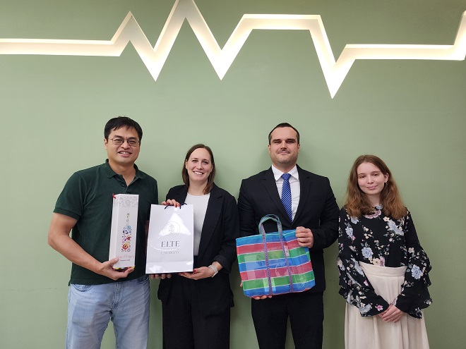 1105 匈牙利羅蘭大學2