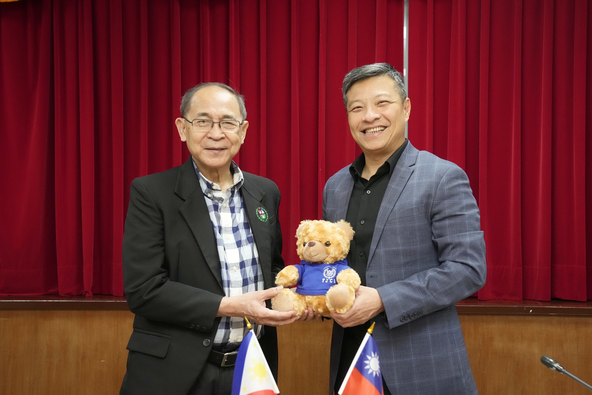 菲律賓聖卡洛斯大學2